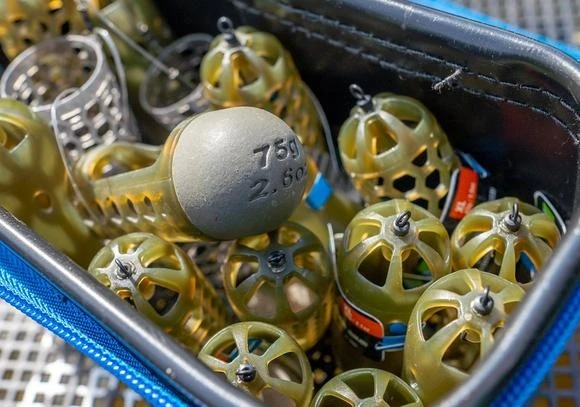 Absolute Window Feeders (caged) Medium 4 Absolute Window Feeders (caged) Medium - Afbeelding 4